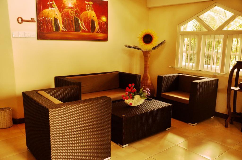 Hotel Tinaya Dambulla Exterior photo
