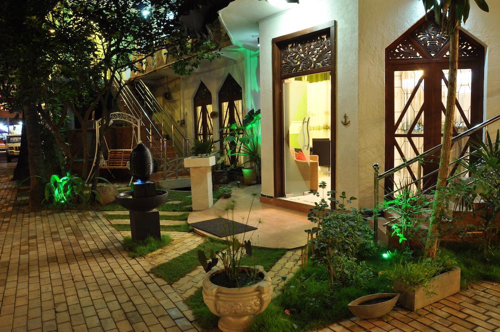 Hotel Tinaya Dambulla Exterior photo