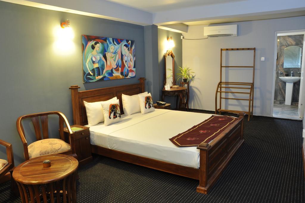 Hotel Tinaya Dambulla Exterior photo